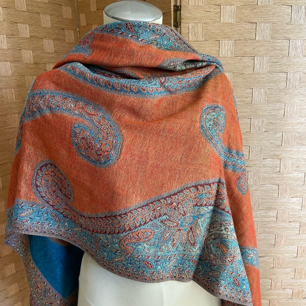 Turquoise Paisley Patterned Pashmina - Picture 4 of 6